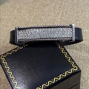 Fashion Jewelry Black Leather Bracelet with Silver Pave Bar